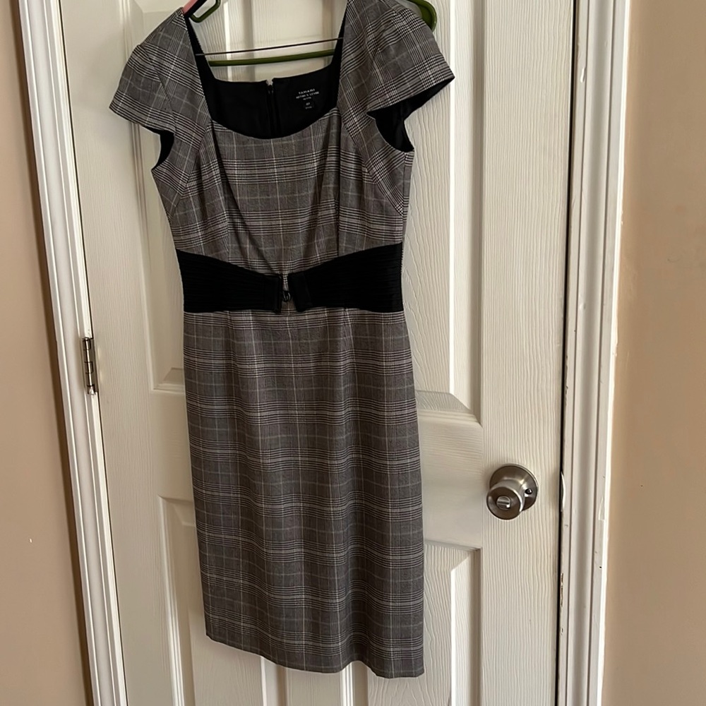 Tahari Arthur S Levine 4p